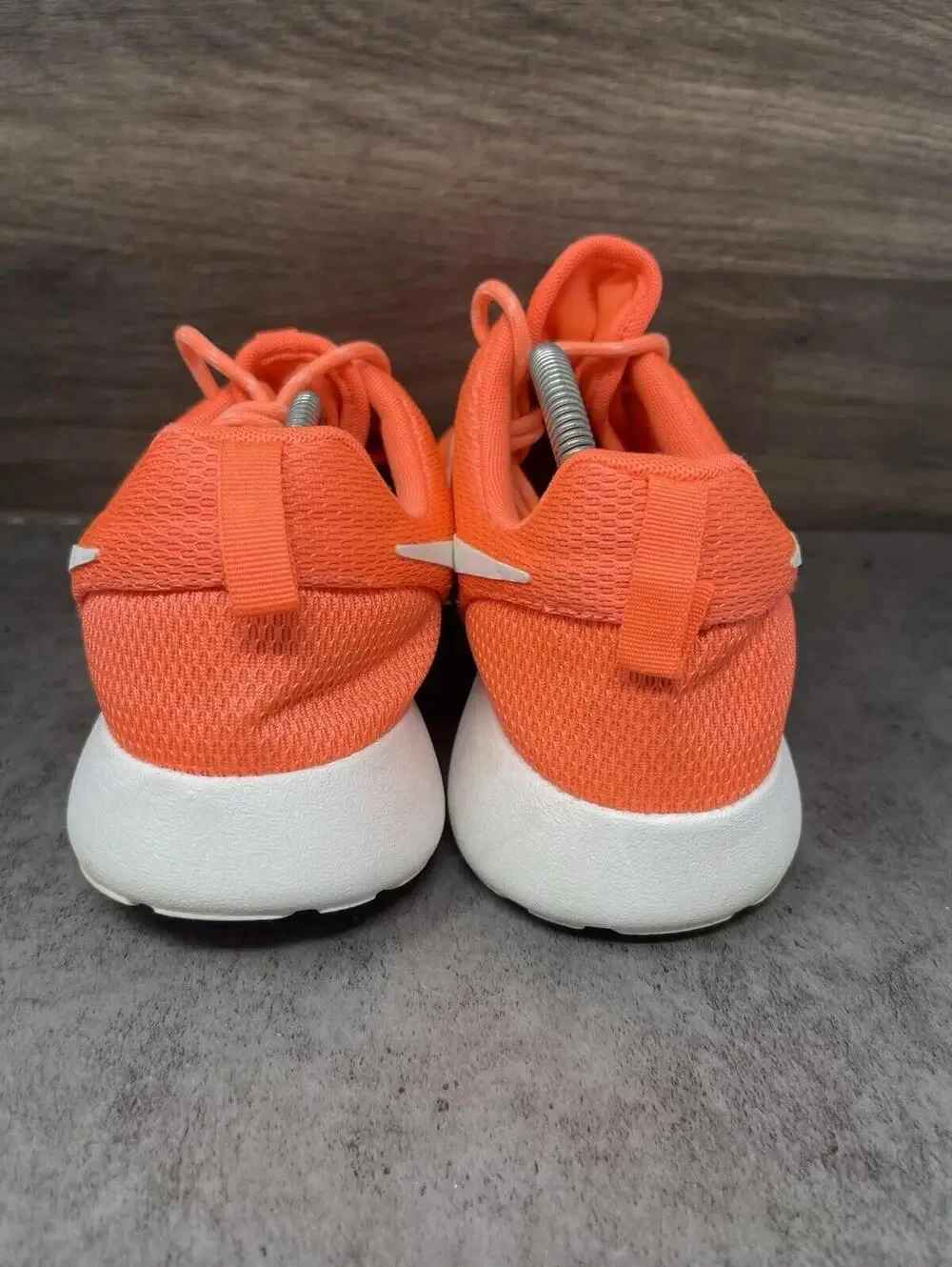 Nike Roshe One Sneakers Womens Size 11 Vibrant Orange Crimson 511882-811 - Picture 6 of 11
